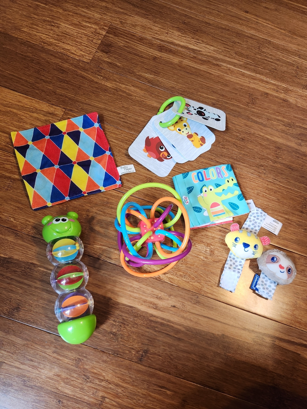 Set Of 7 Baby Toys Rattle Wrist Rattle Crinkle Paper And Book Teething Ball Card